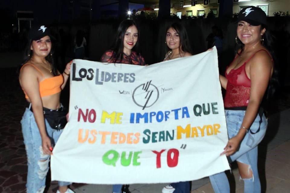 Más de 9 mil tapatíos abarrotaron el show de despedida de 'Los Líderes'.