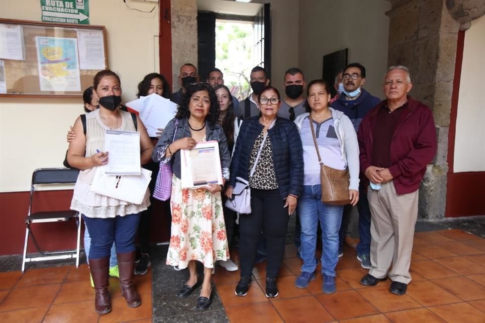 Un grupo de personas que se dicen defraudados por la empresa Green Ocean acudieron a pedir ayuda al Congreso de Jalisco.