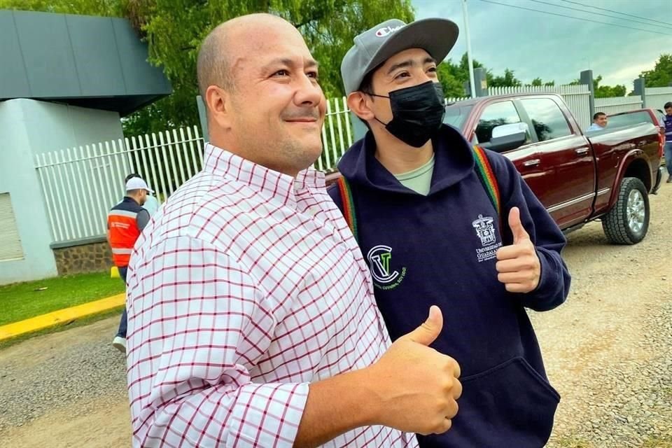 Enrique Alfaro acudió al CUValles para anunciar una bolsa de 11 millones de pesos.
