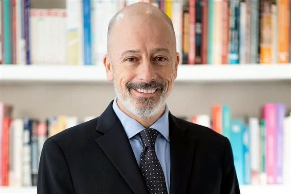 Julio Madrazo es consultor en políticas públicas y comunicación desde 1998.