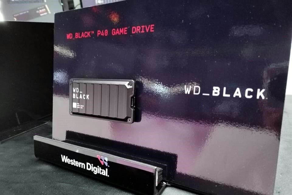 La SSD WD_BLACK P40 Game Drive es transportable y tiene un diseño duradero.