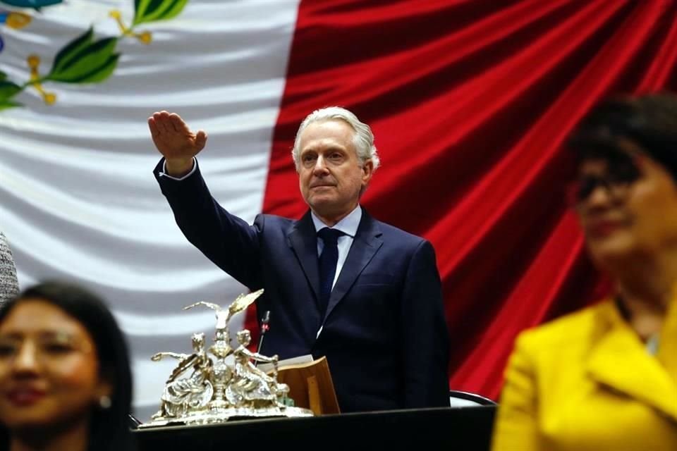 Diputados aprobaron que el panista Santiago Creel presida la Mesa Directiva en San Lázaro para el segundo año de la 65 Legislatura.