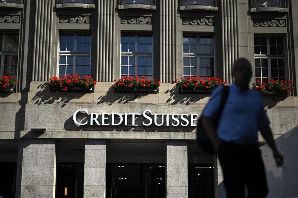 De acuerdo con un medio suizo, los despidos podrían afectar a uno de cada cinco empleados del banco en Suiza.