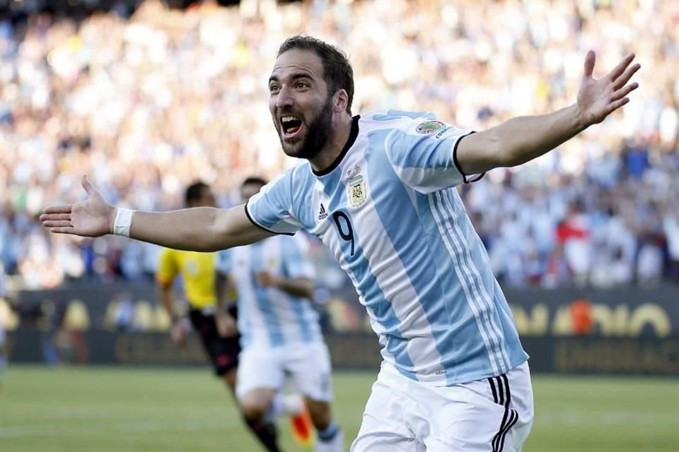 Gonzalo Higuaín fue '9' de Argentina en varios Mundiales.
