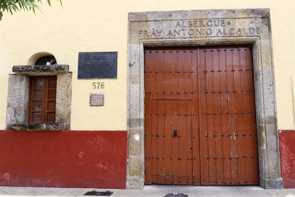 En 1773 inició con el proyecto de edificación del complejo habitacional, construido con mano de obra local, con personas sin hogar y de escasos recursos.