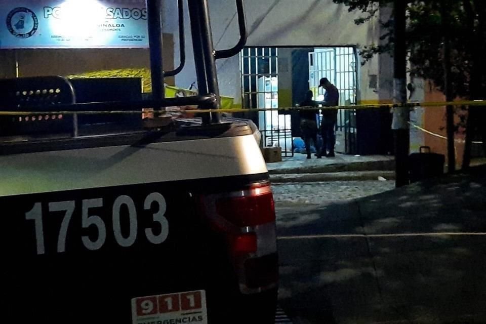 Los hechos ocurrieron en un comercio de bebidas alcohólicas ubicado al cruce de las Calles 28 de enero y Morelos, en Tlaquepaque.