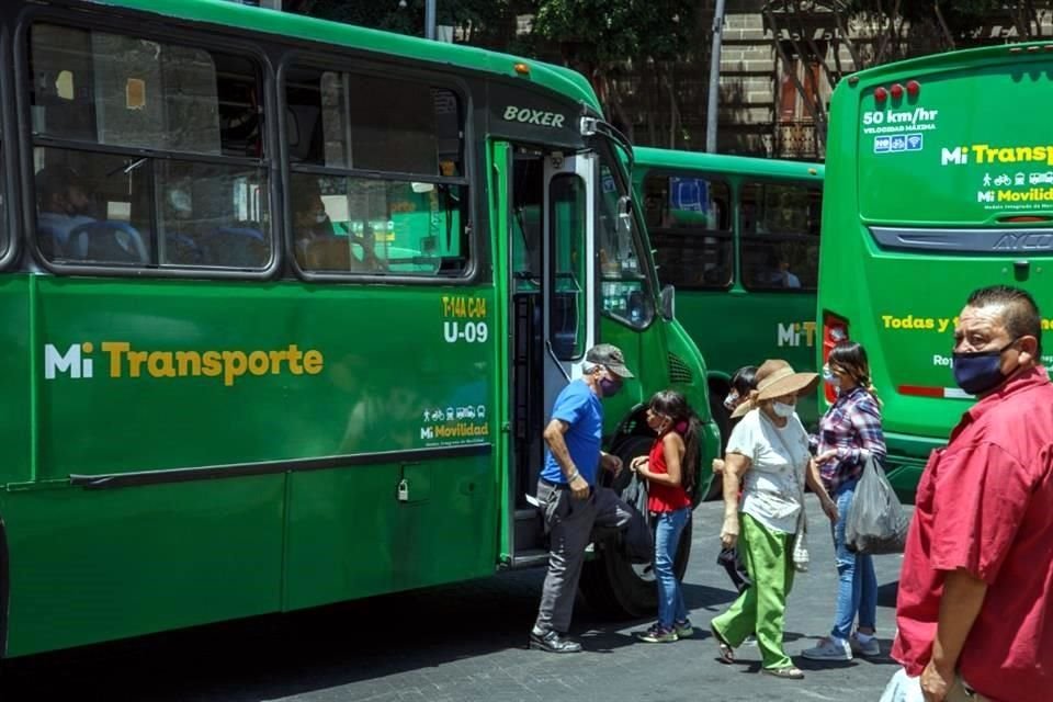 El subsidio del Gobierno de Jalisco para evitar un alza al transporte público sólo será para empresarios que den con un servicio de calidad.