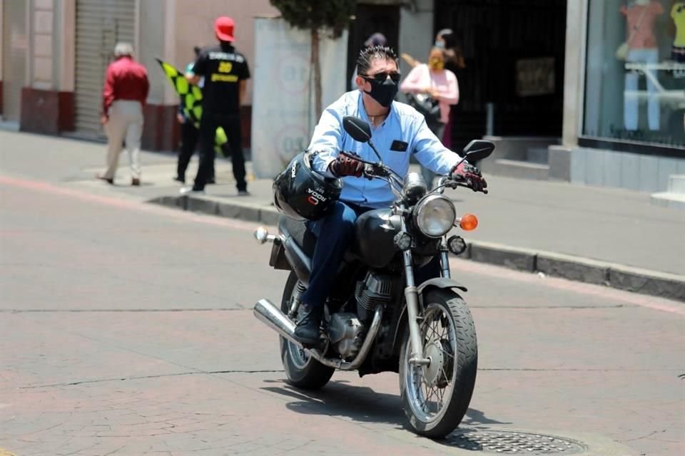 Sistema de urgencias médicas del Estado de México hace recomendaciones para el uso de motocicletas.