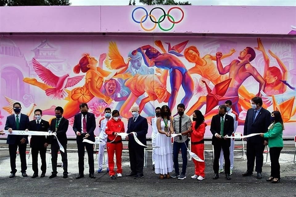 El mural en el CDOM.