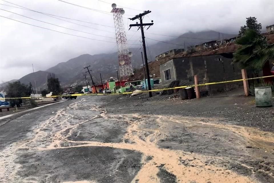 El poblado de Bahía de los Ángeles tiene por menos mil habitantes, quien también perdieron los servicios de agua potable y luz.