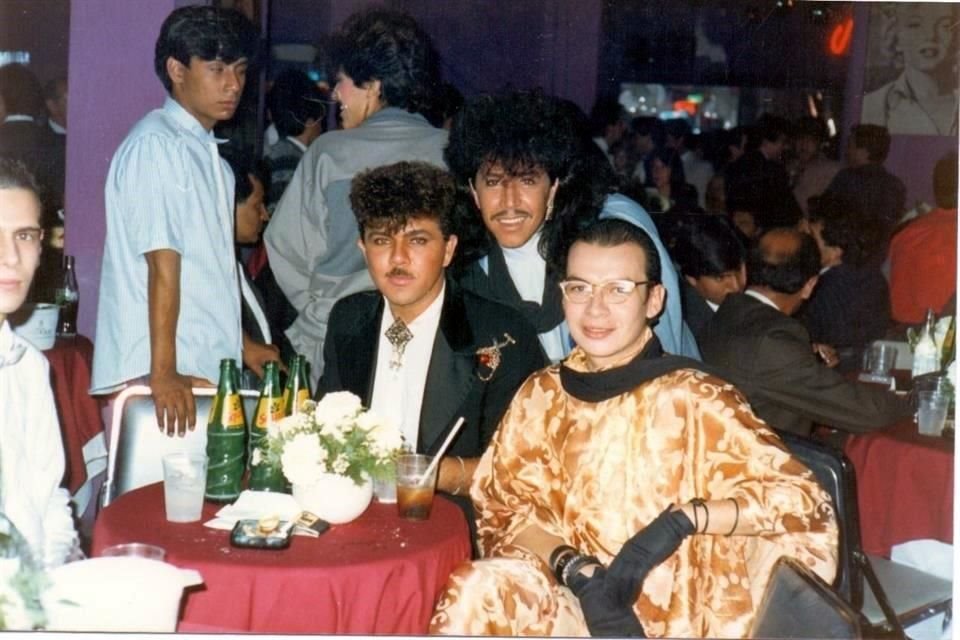 Sin panfletos ni redes sociales nació Monica's, en junio de 1980.
