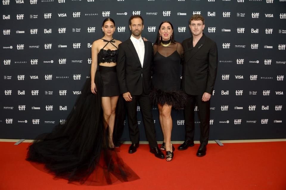 Melissa Barrera, Benjamin Millepied, Rossy de Palma, y Paul Mescal en la premier de 'Carmen'.