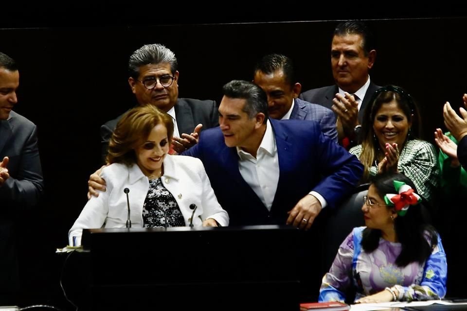 Diputada de PRI Yolanda de la Torre celebró que a cambio de iniciativa de FA, Morena accedió a dar recursos para mejorar policías locales.