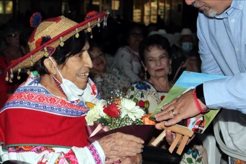El compositor y cantante Luis Manuel 'El de la Paloma' falleció ayer a los 75, luego de haber sido internado en el área de cancerología de un hospital local.
