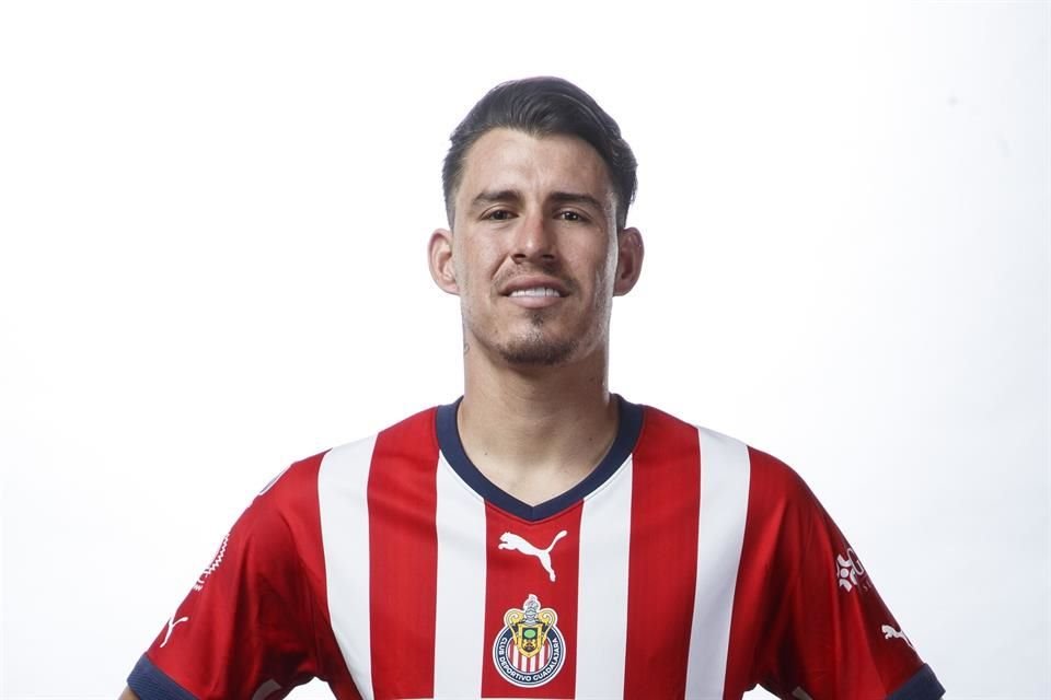 Christian 'Chicote' Calderón registra 8 goles anotados, 1 con el Necaxa, y 7 con las Chivas.