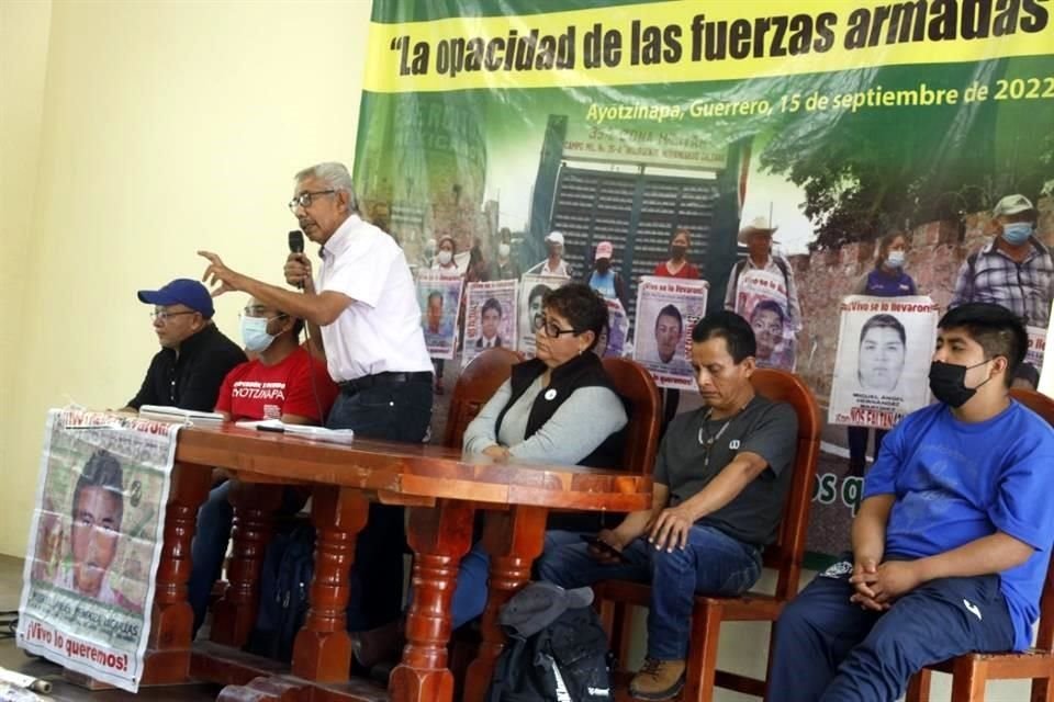 Juez penal de Tamaulipas no notificó a padres de los 43 de Ayotzinapa resolución que absuelve a José Luis Abarca, ex Alcalde de Iguala, delito de secuestro en agravio de los estudiantes.