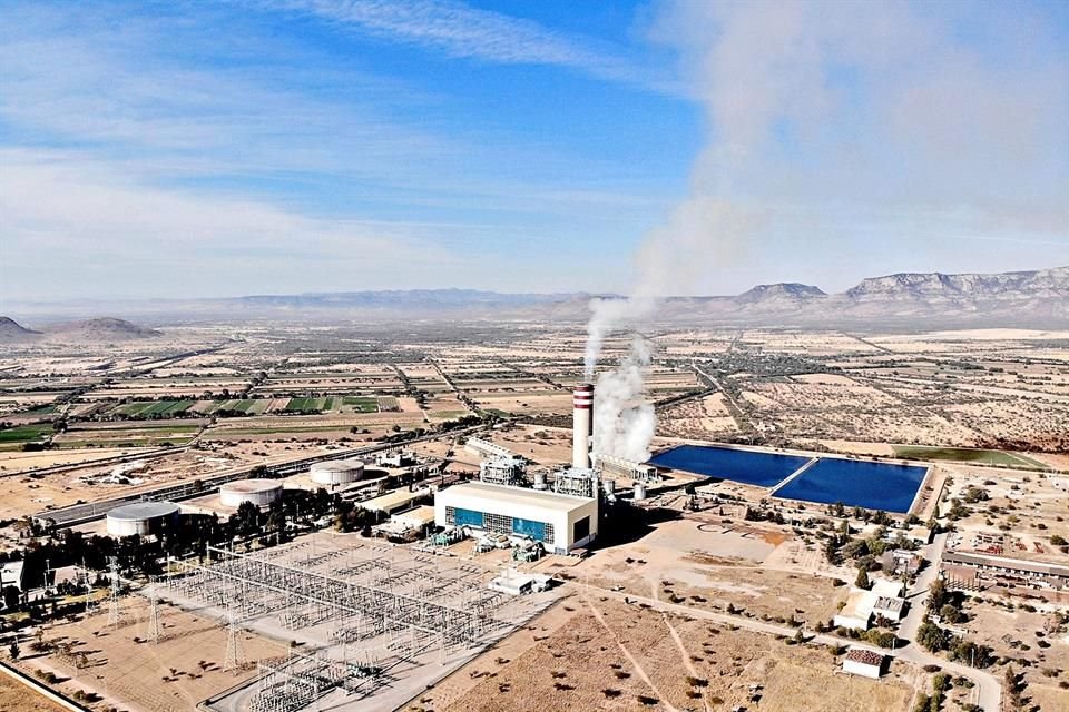 Paul Sánchez, consultor en regulación de México Evalúa, expuso que Salamanca generó 20 por ciento de las emisiones de Guanajuato, impulsados particularmente por acciones de Pemex y CFE.
