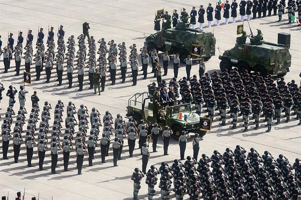 Este año, el desfile militar fue encabezado por la Guardia Nacional, corporación creada en 2019.