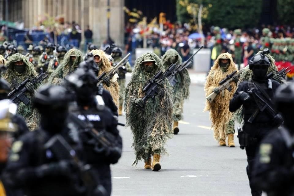 En medio de la polémica por la adscripción de la Guardia Nacional al Ejército, el Secretario de la Defensa Nacional afirmó que las Fuerzas Armadas están subordinadas al 'poder civil' del Presidente.