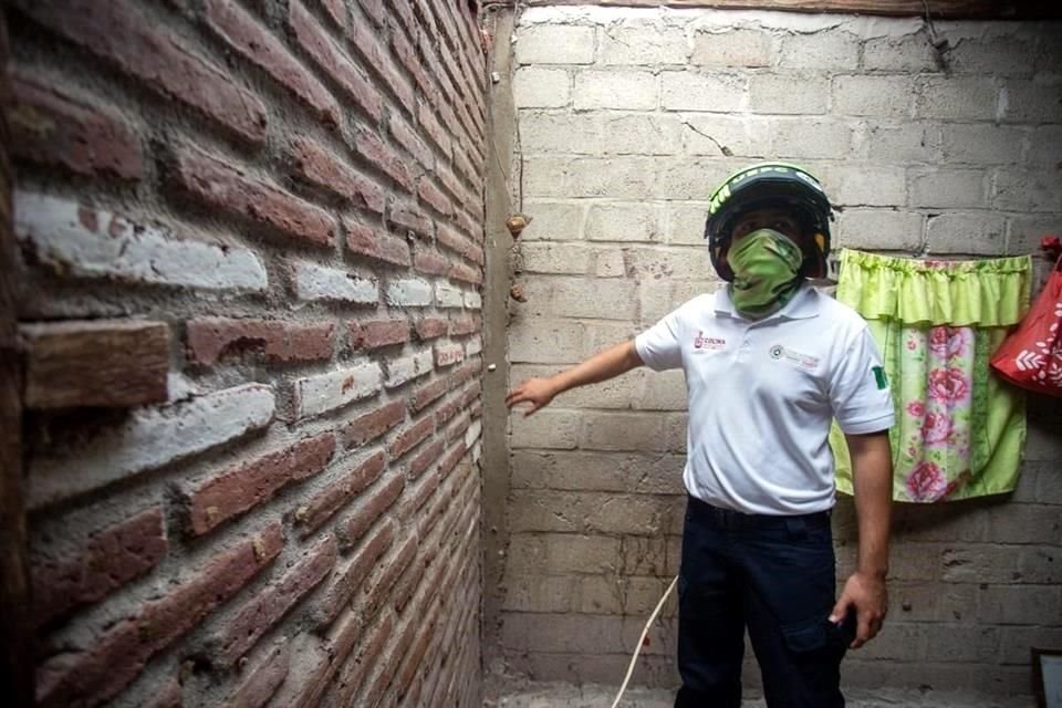En Colima 2 mil 790 viviendas de 10 municipios fueron afectadas tras sismo registrado ayer de magnitud 7.7, informó Gobierno estatal.