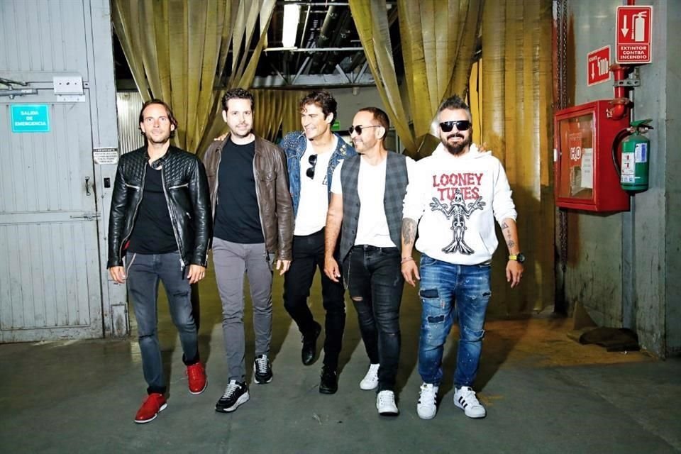 Elías (izq. a der.), Dany, Alex, Héctor y Rodrigo, Mercurio, estarán esta noche en el Dion Live Center.