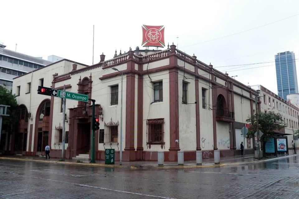 La tendencia estilística conocida como colonial californiano es propia de la década de 1930.