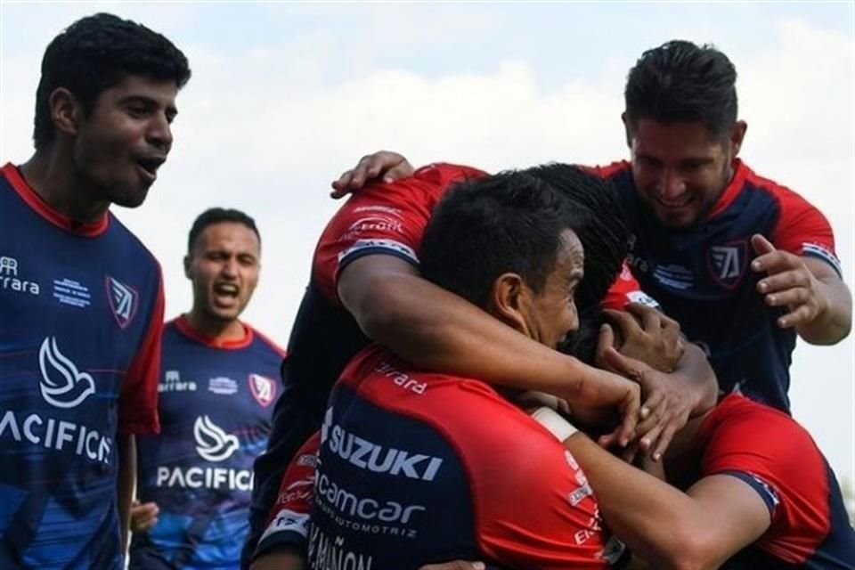 Luis Márquez sae convirtió en el héroe del Tepa al anotar un penalti al minuto 86.