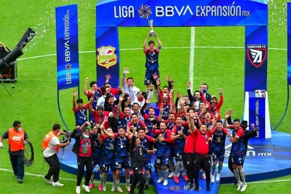 El cuadro de Jalisco se coronó campeón de la Liga Expansión MX .