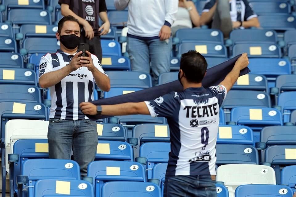 Así se vivió el color previo al duelo de vuelta de Cuartos de Final entre Rayados y Santos en el Estadio BBVA.