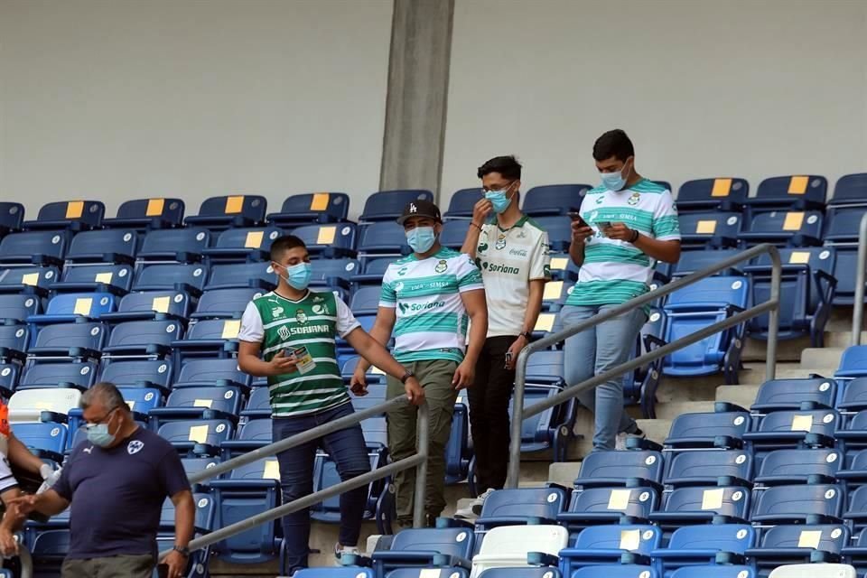 Así se vivió el color previo al duelo de vuelta de Cuartos de Final entre Rayados y Santos en el Estadio BBVA.