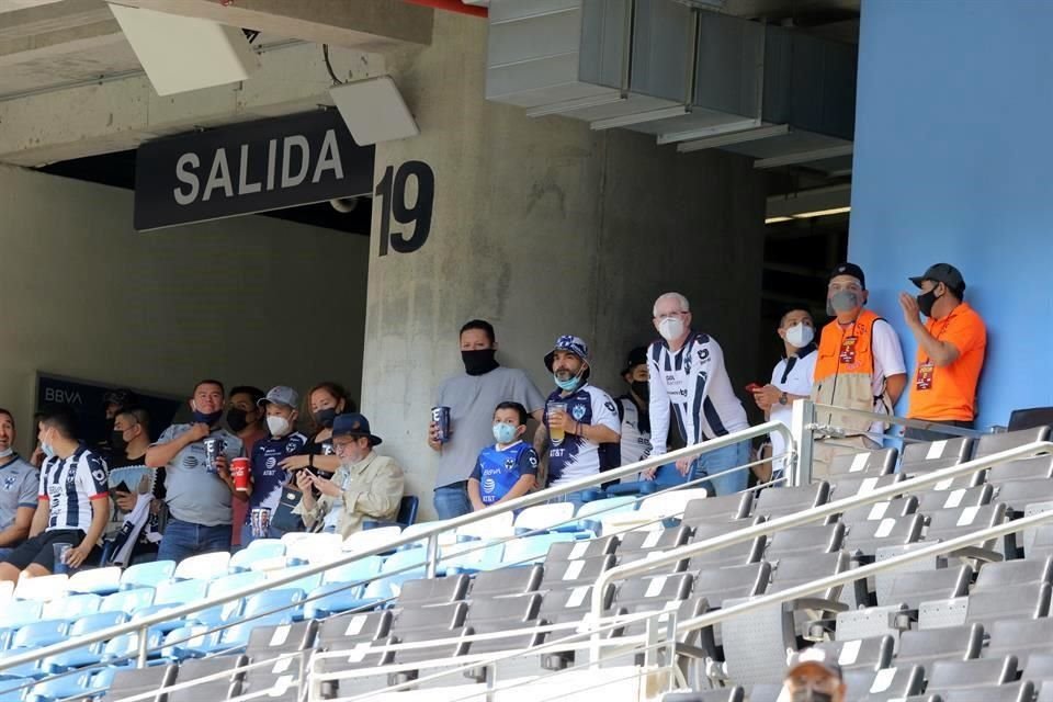 Así se vivió el color previo al duelo de vuelta de Cuartos de Final entre Rayados y Santos en el Estadio BBVA.