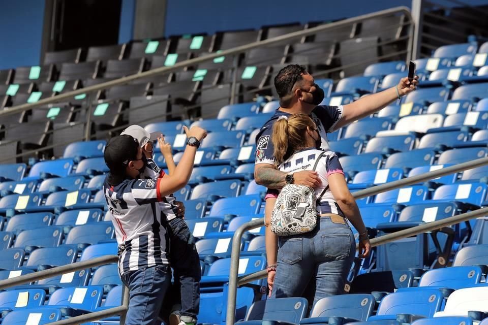 Así se vivió el color previo al duelo de vuelta de Cuartos de Final entre Rayados y Santos en el Estadio BBVA.