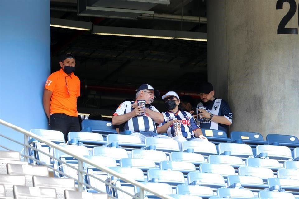 Así se vivió el color previo al duelo de vuelta de Cuartos de Final entre Rayados y Santos en el Estadio BBVA.