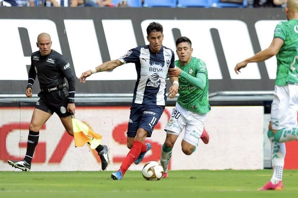 Aparte de su gol, Maxi Meza también aportó desequilibrio en la parte alta.