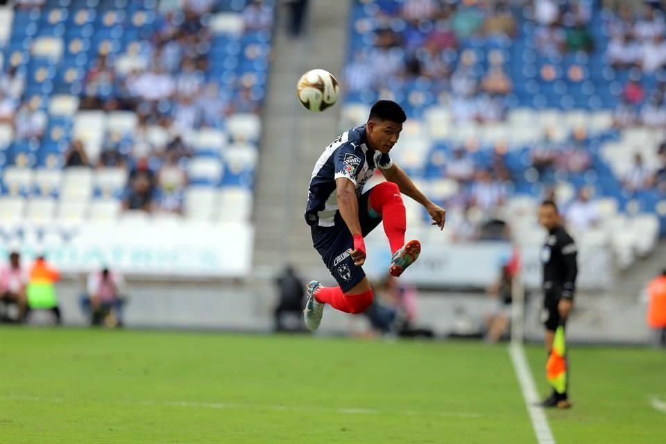 Jesús Gallardo tuvo un buen despliegue por el costado izquierdo del Monterrey.