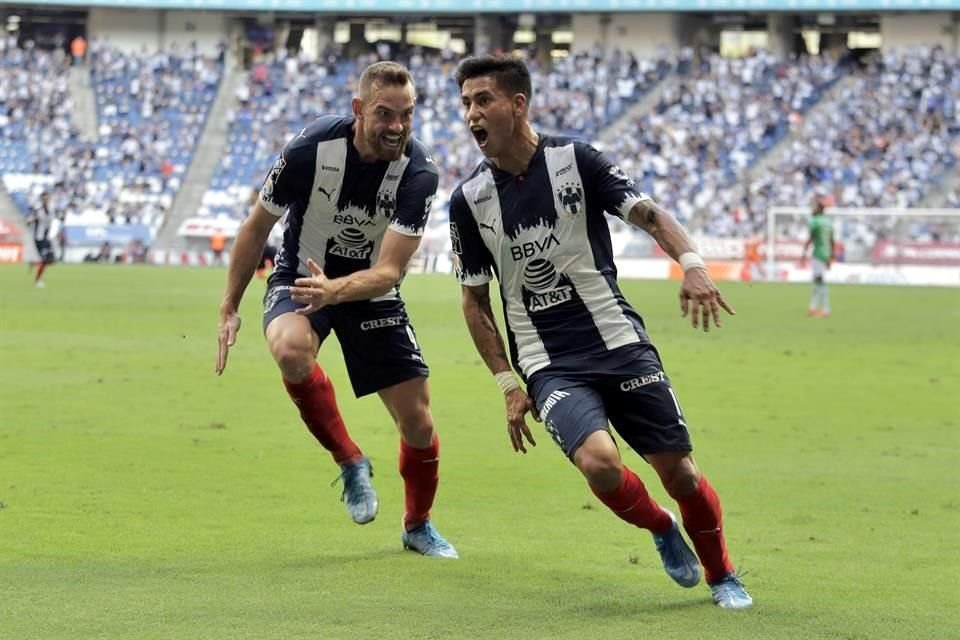 Maxi Meza aprovechó un rechace del portero Carlos Acevedo para anotar el primer gol del partido.