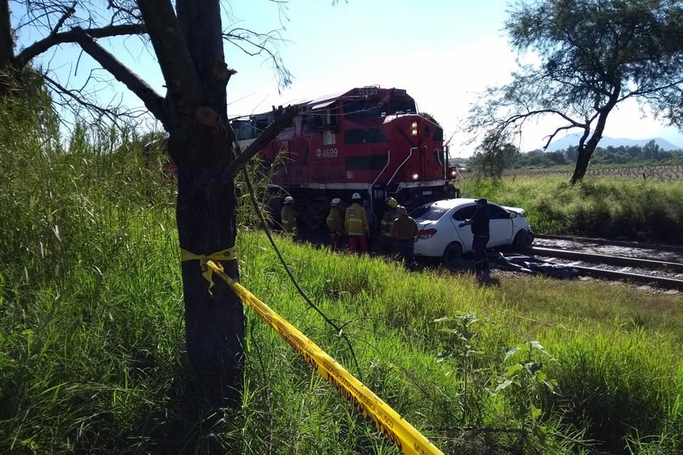 El accidente ocurrió en la Carretera Tlajomulco-Santa Fe, a la altura del Fraccionamiento Colinas Desarrollo.