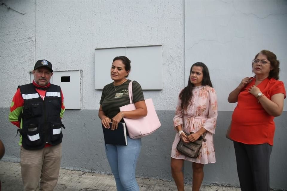 El comité de afectados por la empresa AJP acudió hoy a la Fiscalía.