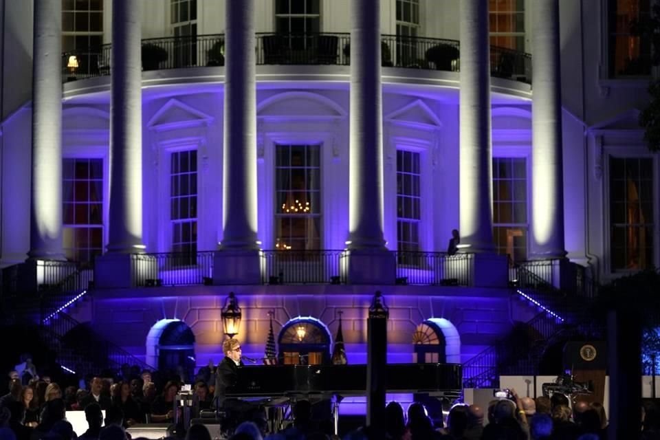 Elton John puso el ritmo en la Casa Blanca con sus éxitos.