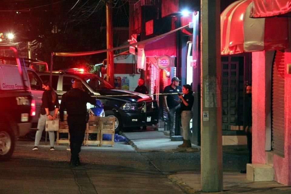 Los policías de Tlaquepaque fueron las primeras autoridades en llegar al lugar.