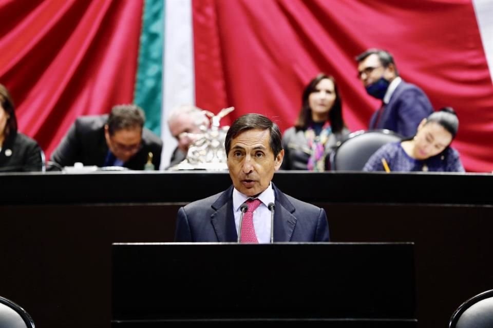 El Secretario de Hacienda Rogelio Ramírez de la O, durante su comparecencia.