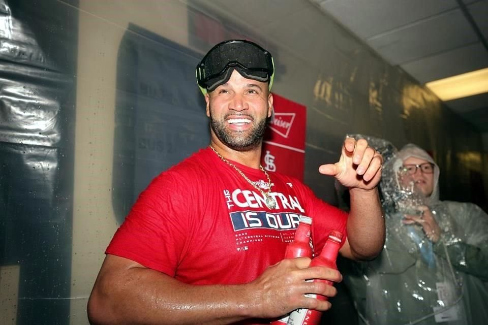 Albert Pujols se convirtió en el cuarto beisbolista en alcanzar los 700 jonrones en las Grandes Ligas.