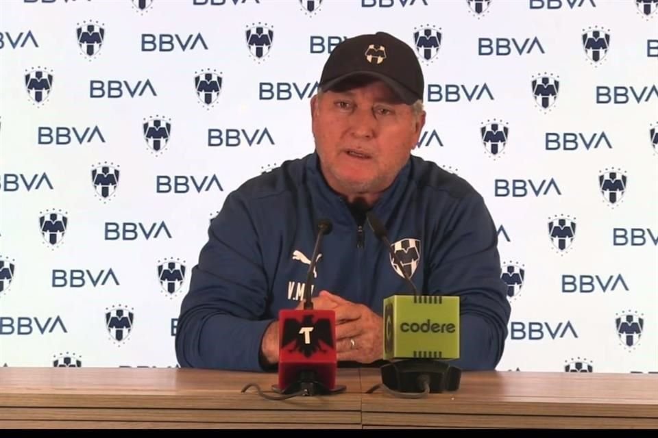 Víctor Manuel Vucetich todavía evalúa la posibilidad de utilizar al 'Mellizo' contra Pachuca.