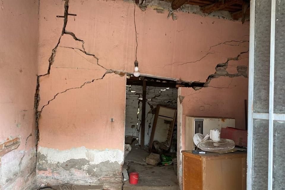 La falla geológica o graben que cruza Ciudad Guzmán pasa por el sur y poniente. MURAL informó el 21 de junio que su desplazamiento causó un sismo de 2.4 grados con epicentro al oeste de la Ciudad.