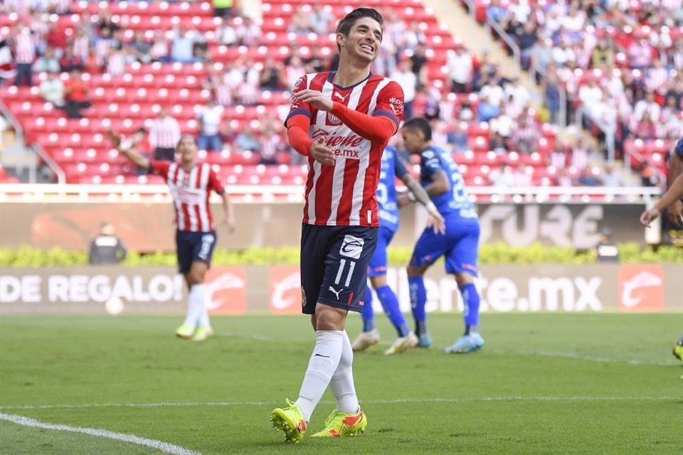 Isaac Brizuela podría portar hoy el gafete de capitán en el Estadio Azteca.