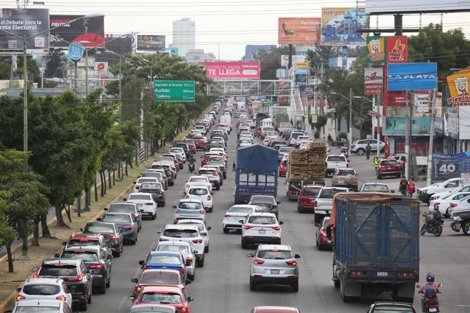 El congestionamiento vial es uno de los mayores problemas en López Mateos.