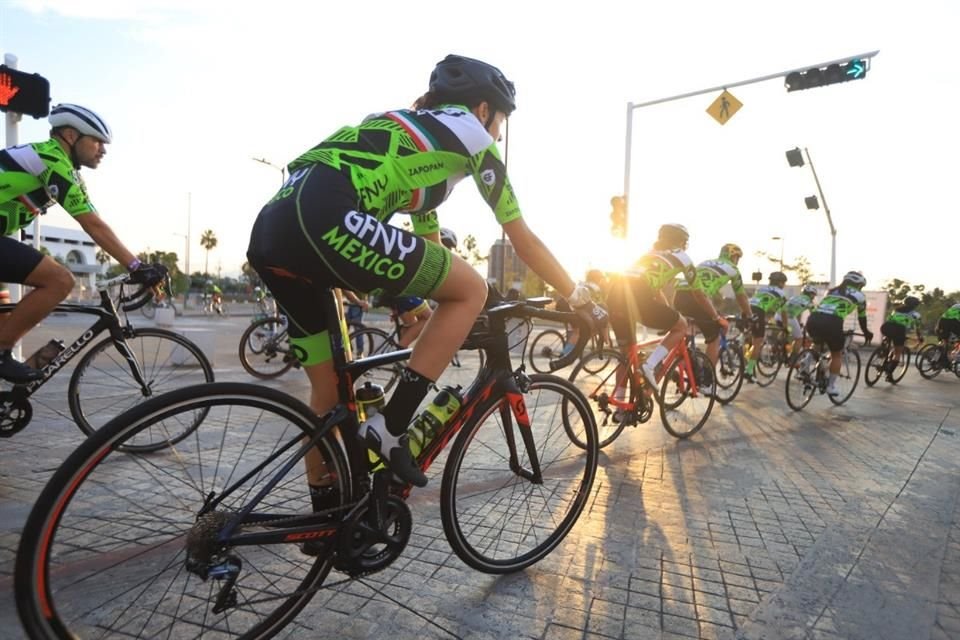 Fueron 1,700 ciclistas los que participaron en el GFNY Zapopan-Guadalajara.