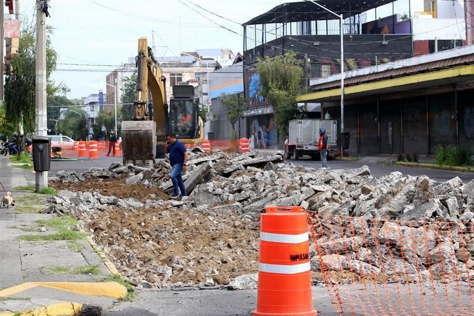 La vialidad se encontrará con acceso restringido a automovilistas desde su cruce con Circunvalación Agustín Yáñez hasta la Calle Hospital.