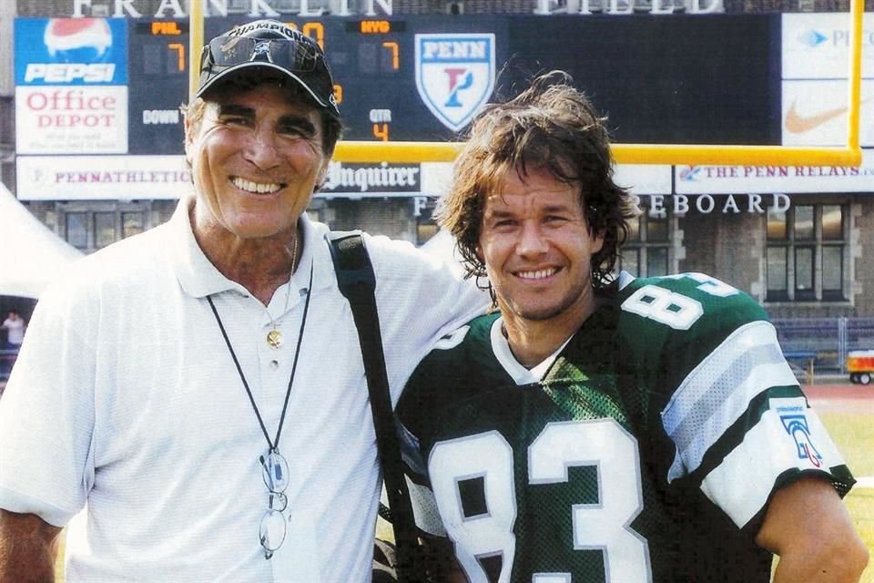 Vince Papale y Mark Wahlberg.