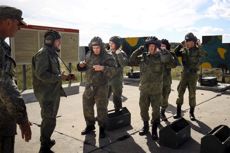 Reclutas se preparan para recibir instrucción militar en la región de Krasnodar.
